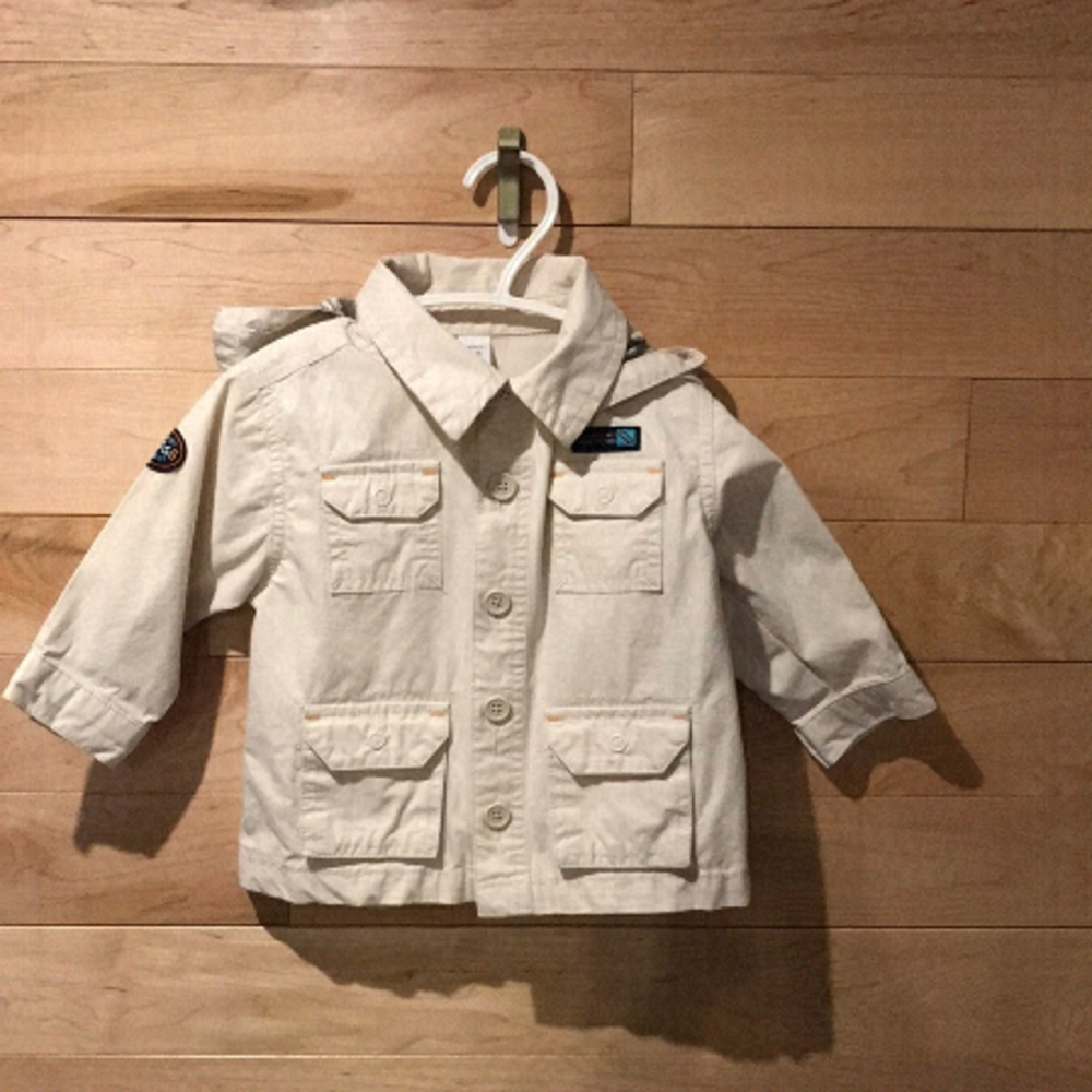 4 For $25   Carters Jacket For Boy Or Girl Size 12 Month
